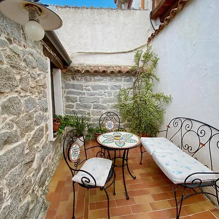 Bed & Breakfast Domos Antigas