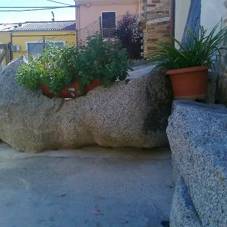 Domos Antigas Bed & Breakfast Bottidda